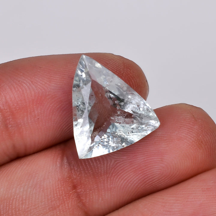 natural aquamarine triangle shape cut stone loose gemstone
