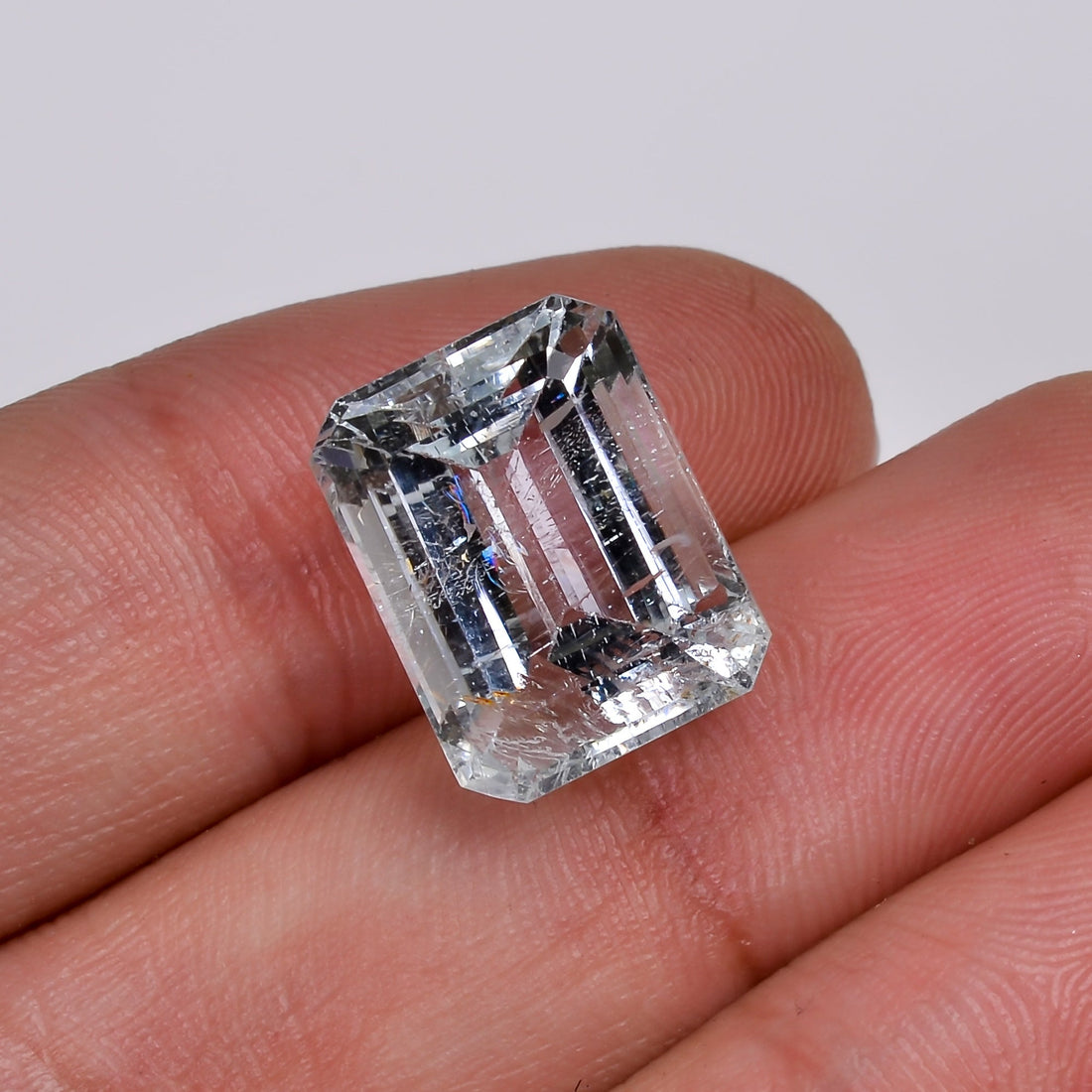 natural aquamarine radiant shape cut stone loose gemstone