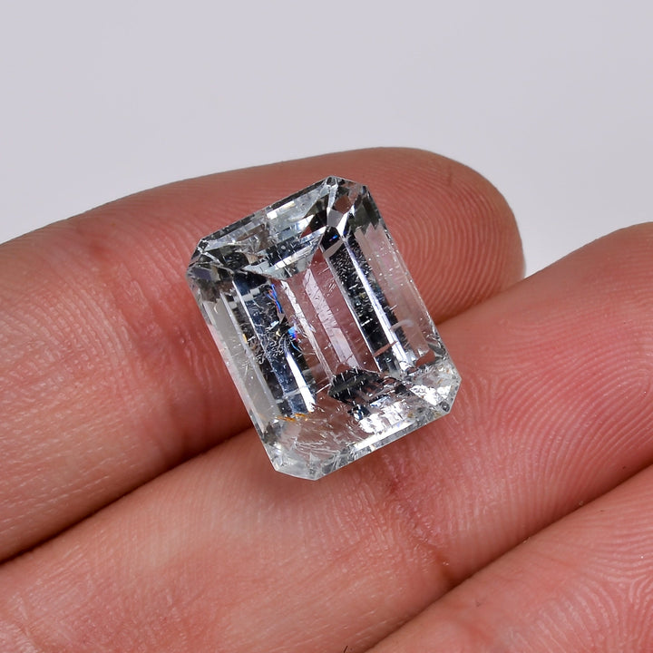 natural aquamarine radiant shape cut stone loose gemstone