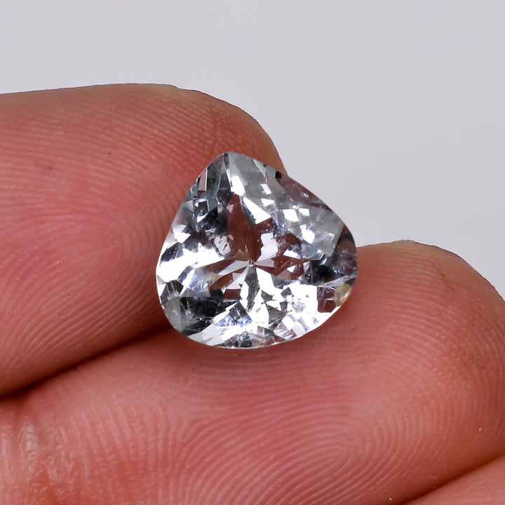 natural aquamarine heart shape cut stone loose gemstone