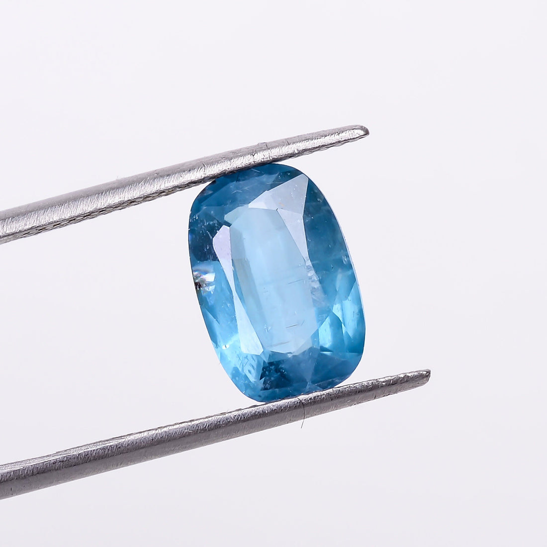 natural blue kyanite radiant shape cut stone loose gemstone