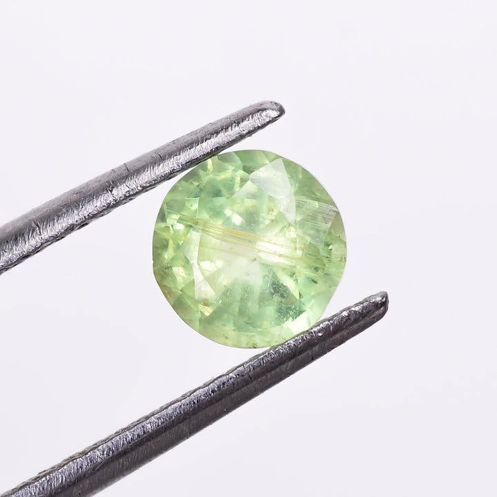 natural green kyanite round shape cut stone loose gemstone