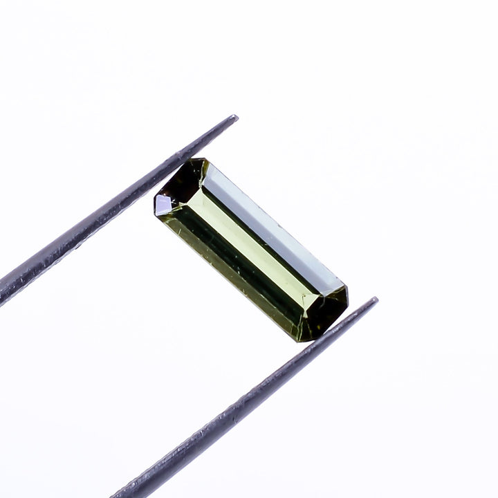 tourmaline green radiant shape cut stone loose gemstone