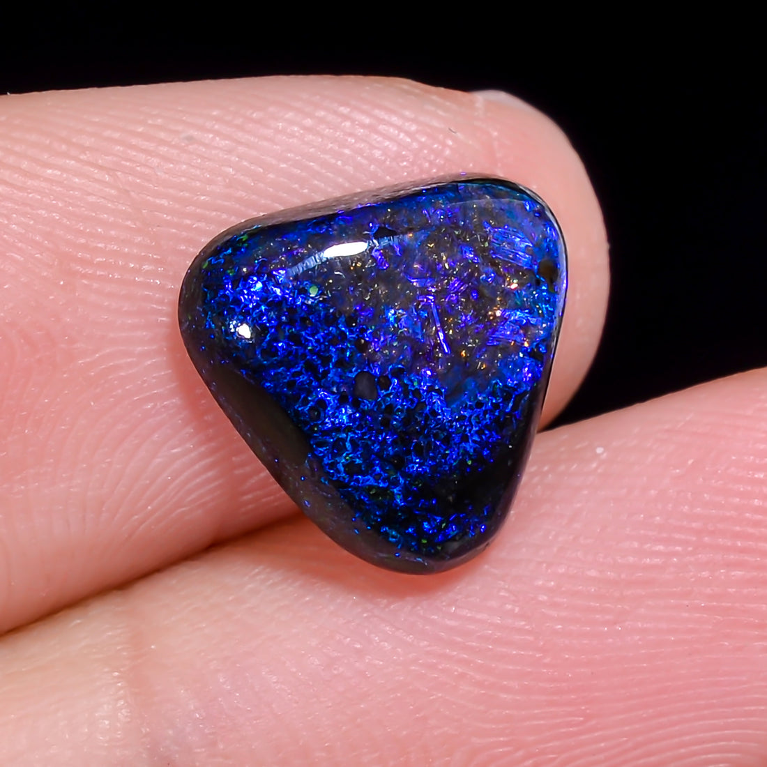 Andamooka Opal Triangle Shape Cabochon 3 Ct. 10X10X3 mm OP-971