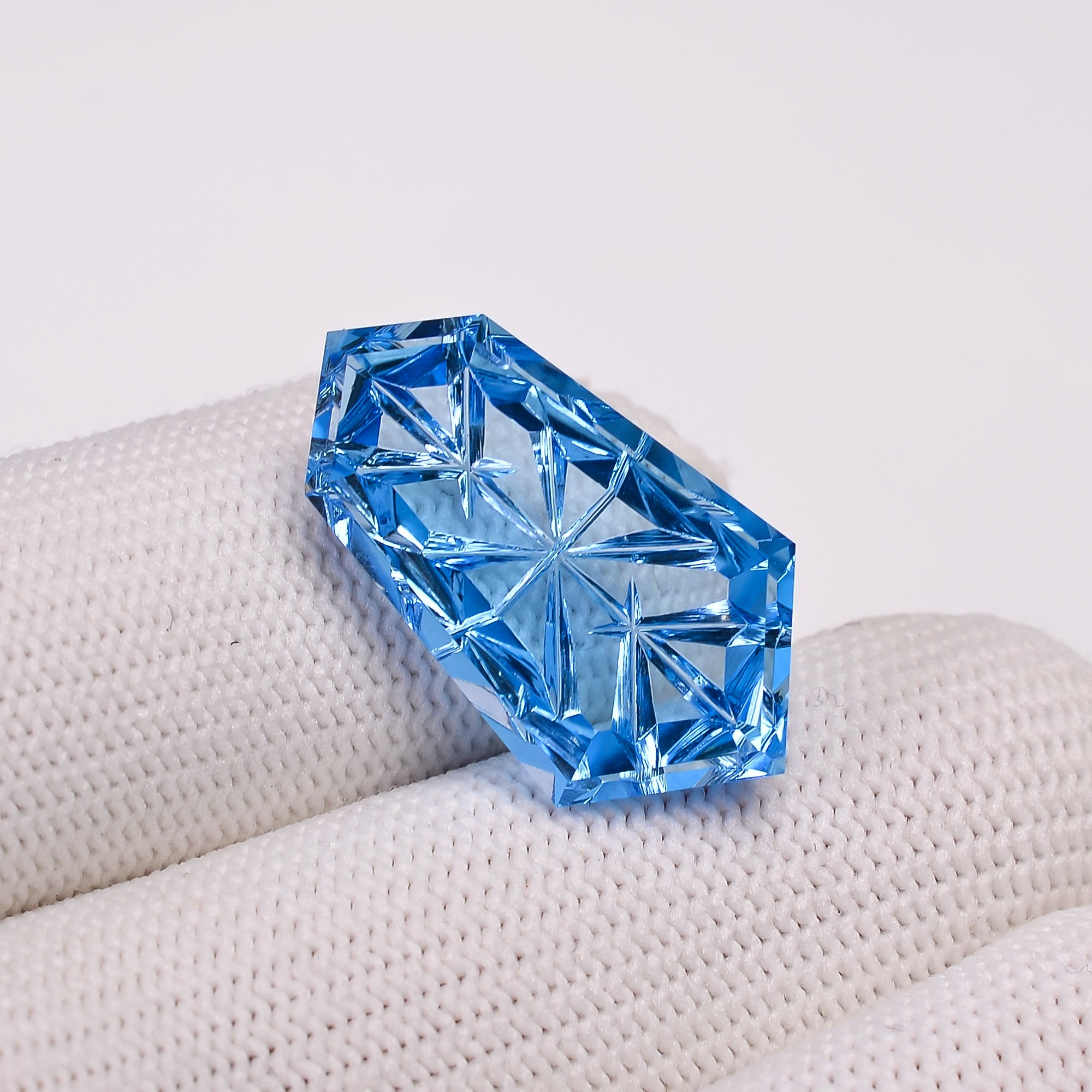 Natural Blue Topaz Fancy Shape Carved Loose Gemstone For Making Jewelry 20.5Ct. 24X14X6mmY-10629