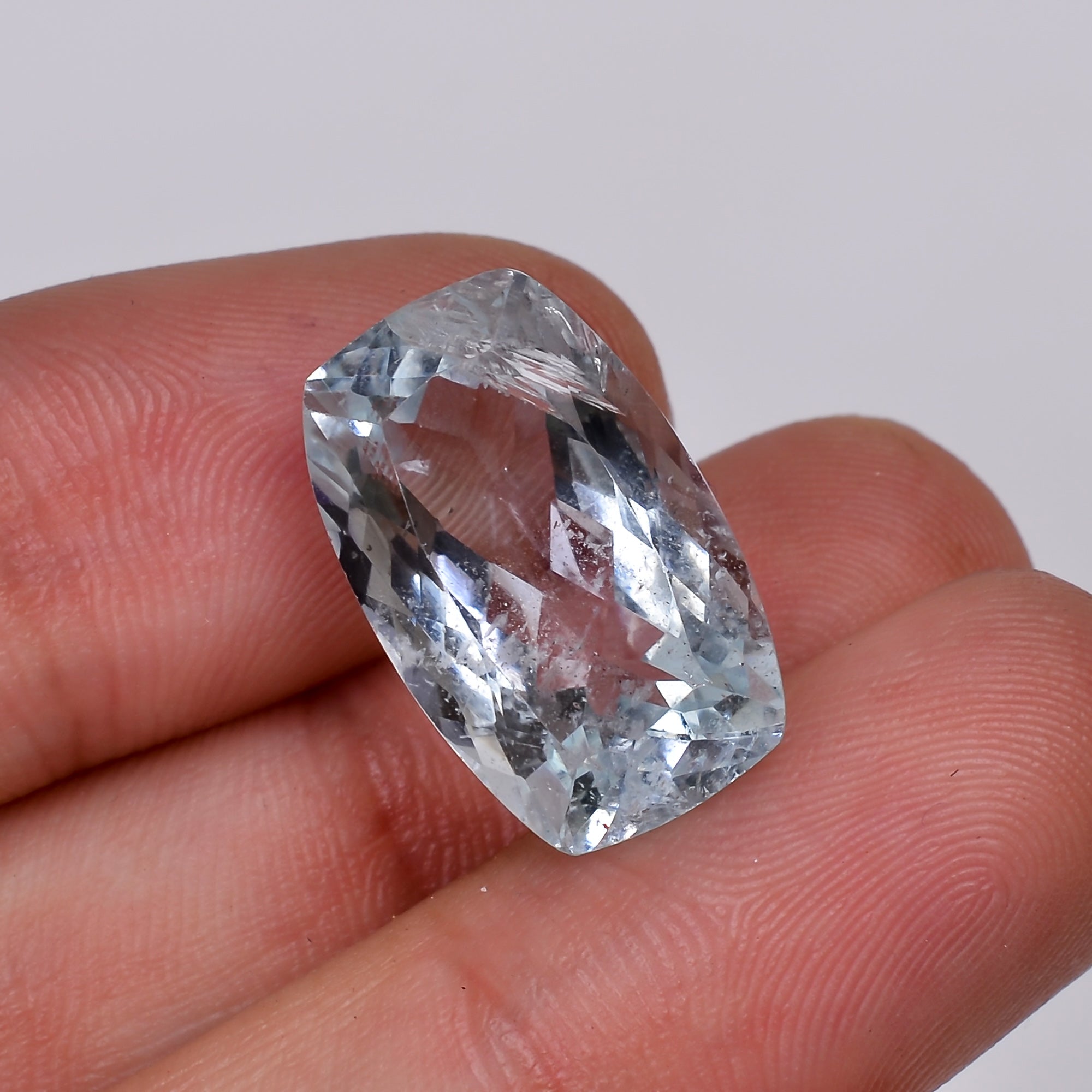 natural aquamarine radiant shape cut stone loose gemstone